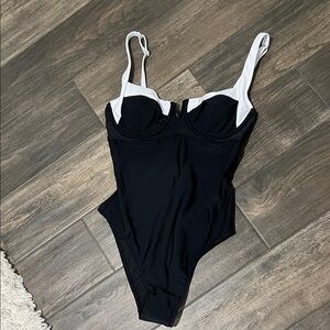 NWT Cupshw Black and White One-Piece Swimsuit Sz M